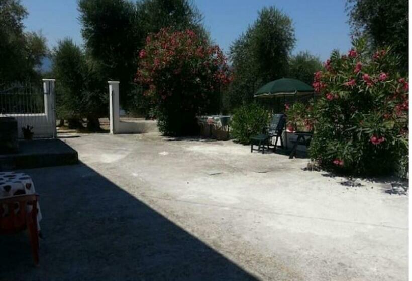 غرفة قياسية مطلّة علي البحيرة, B&b La Torre Antica