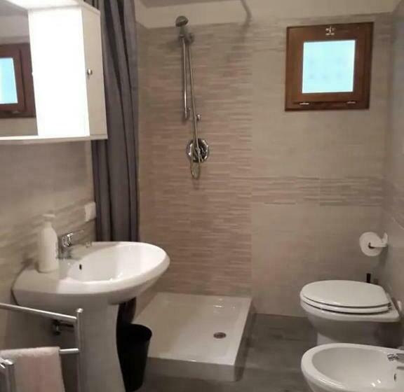 חדר סטנדרט נוף לאגם, B&b La Torre Antica