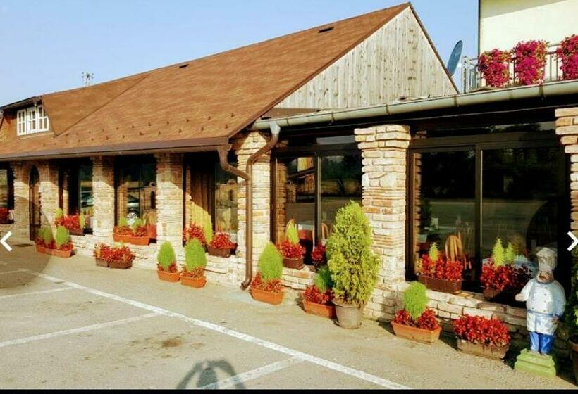 بانگلوی استاندارد, Etno Selo Eden