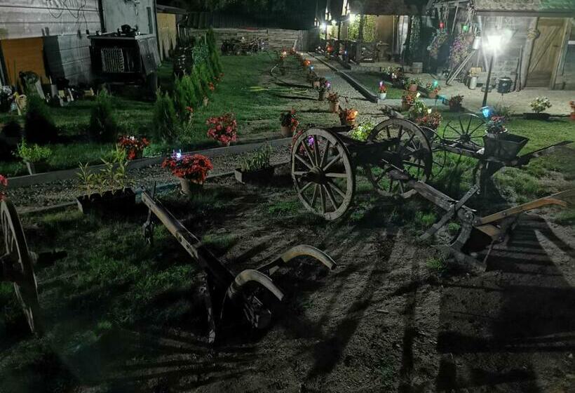 بانگلوی استاندارد, Etno Selo Eden