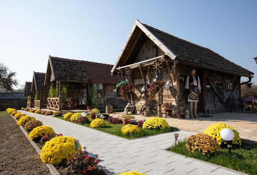 بانگلوی استاندارد, Etno Selo Eden