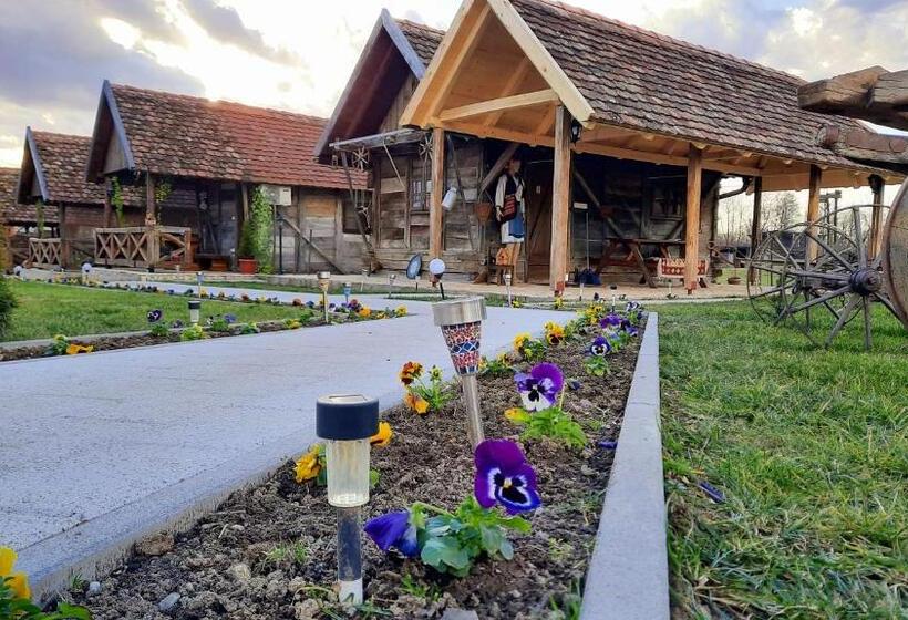 بانگلوی استاندارد, Etno Selo Eden