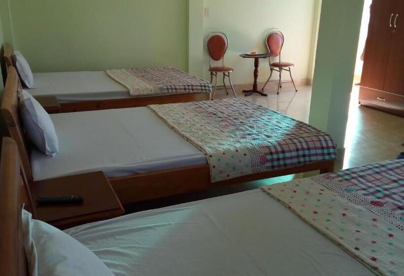 اتاق راحتی سه تخته, Hai Dang