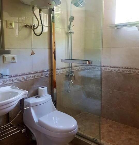 اتاق استاندارد سه نفره, Iveria