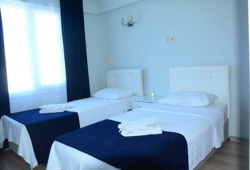 غرفة عائلية, Marla Sui̇t