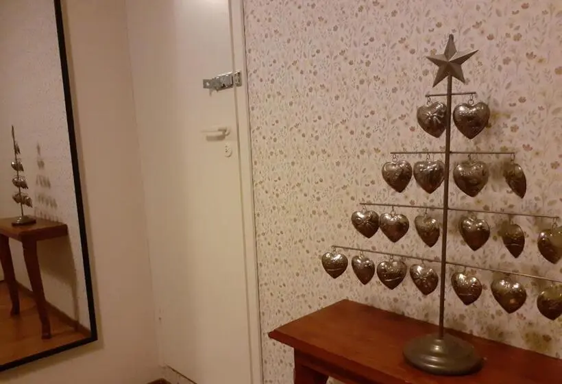 Standard Neljän Hengen Huone, Minnan Majoitus