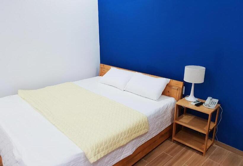 اتاق استاندارد با تخت بزرگ, Phú Tài Center