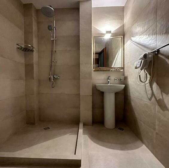 اتاق استاندارد چهار تخته, Karse