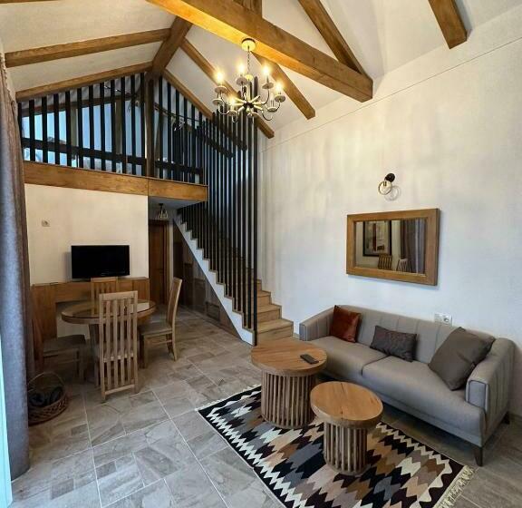 ویلای 2 خوابه, Karse