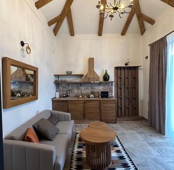 ویلای 2 خوابه, Karse