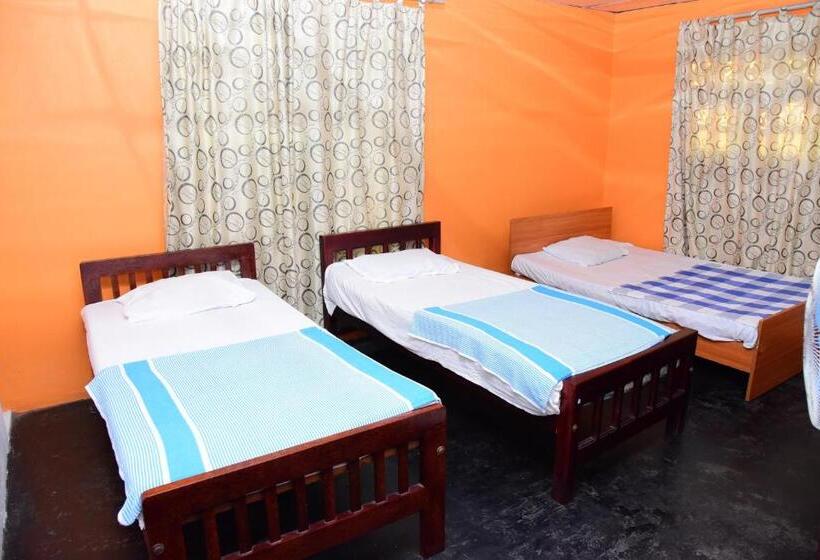 غرفة قياسية ثلاثية حمام مشترك, Airport Tourist Hostel