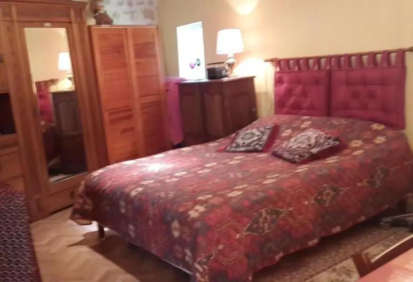 Standard Room, Oniros