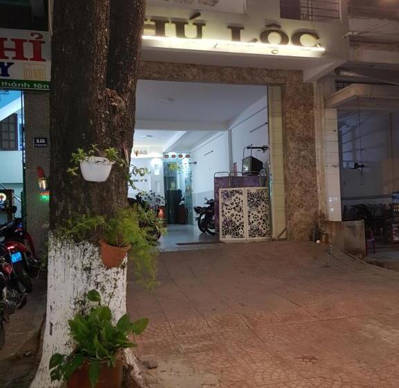 اتاق استاندارد سه تخته با چشم‌انداز, Phu Loc Motel