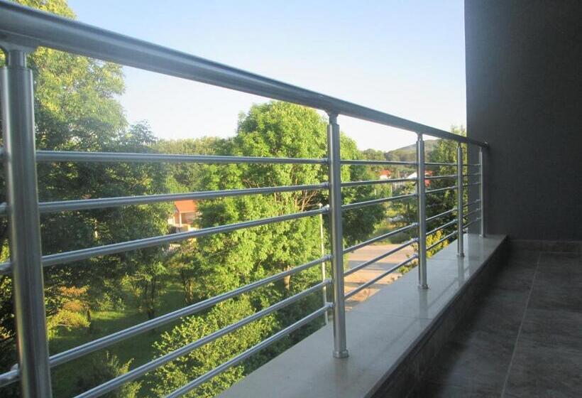 اتاق سوپریور, Svadbeni Salon Stefan