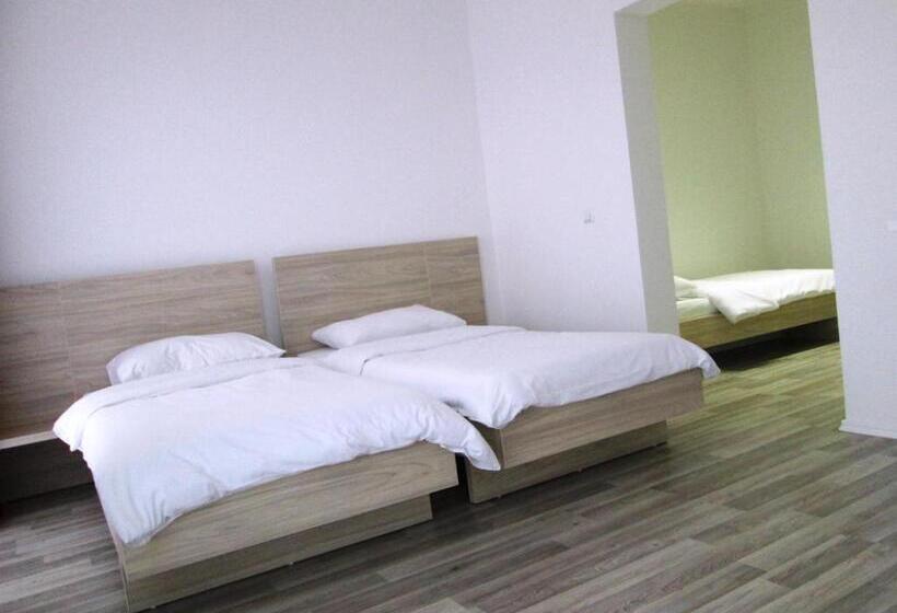 اتاق استاندارد سه نفره, Svadbeni Salon Stefan