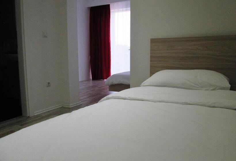 اتاق استاندارد سه نفره, Svadbeni Salon Stefan