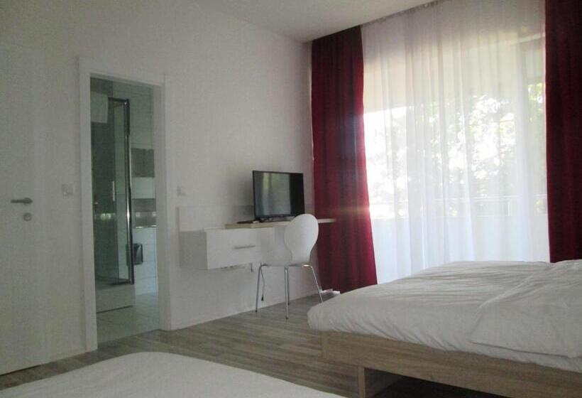 اتاق سوپریور سه تخته, Svadbeni Salon Stefan