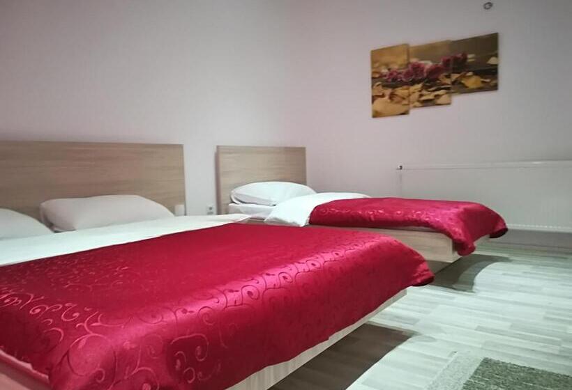 اتاق سوپریور سه تخته, Svadbeni Salon Stefan