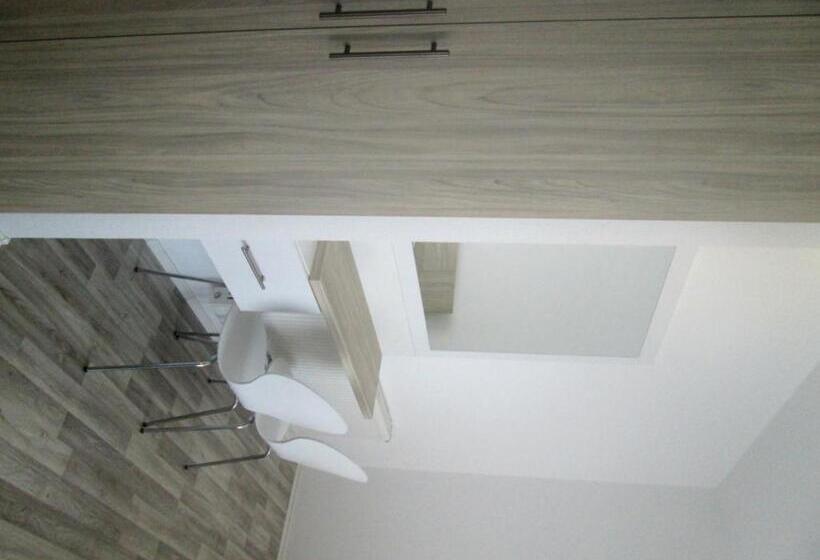 اتاق استاندارد با بالکن, Svadbeni Salon Stefan