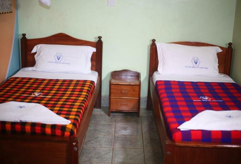 اتاق لوکس سه تخته, Miryams Village Inn Safari Lodge