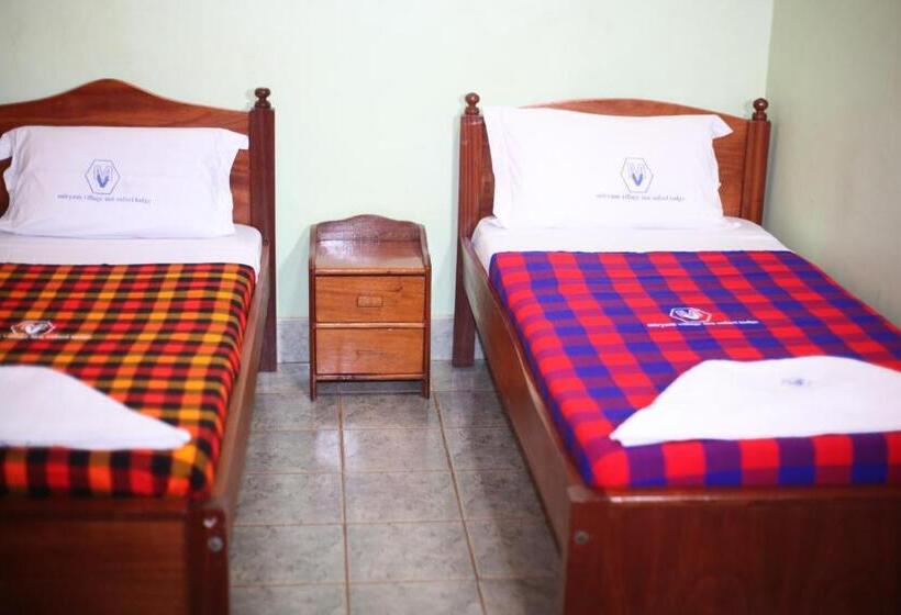 اتاق لوکس چهار تخته, Miryams Village Inn Safari Lodge