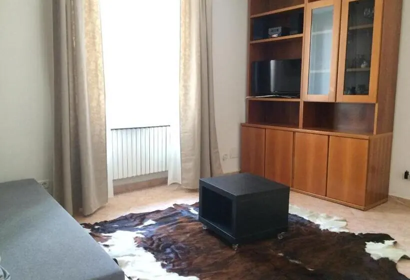 バス共有のスタンダードルーム, La Piazza B&b