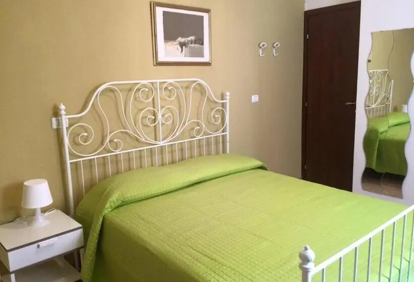 バス共有のスタンダードルーム, La Piazza B&b