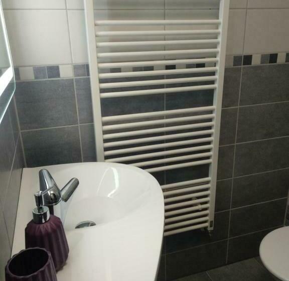 标准三人间, Penzion U Splavu