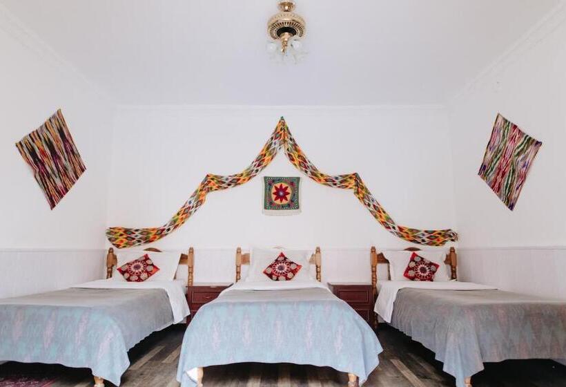 Quarto Triplo Standart, Trip.le Guest House