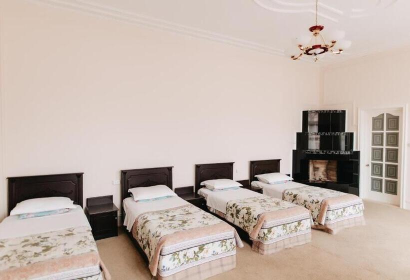 Quarto Quádruplo Standard, Trip.le Guest House