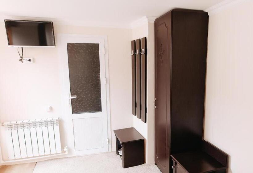 Quarto Basic, Trip.le Guest House