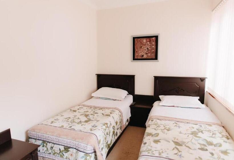 Quarto Basic, Trip.le Guest House