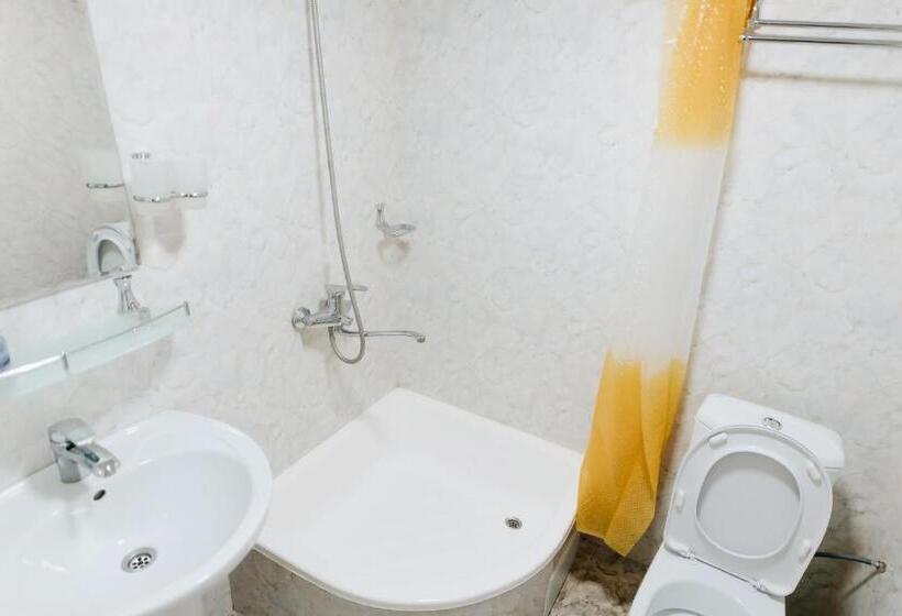 Quarto Triplo Standart, Trip.le Guest House