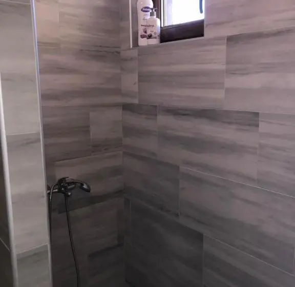 1 Bedroom Apartment Lake View, Motel Kula
