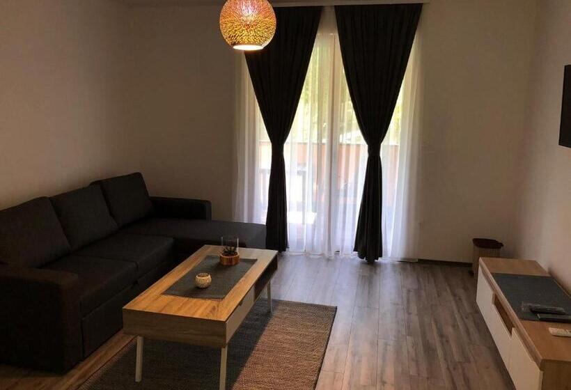 1 Bedroom Apartment Lake View, Motel Kula