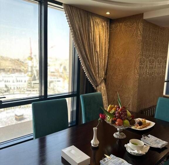 Люкс Real 2 Спальни, Al Safwah Hotel First Tower 1