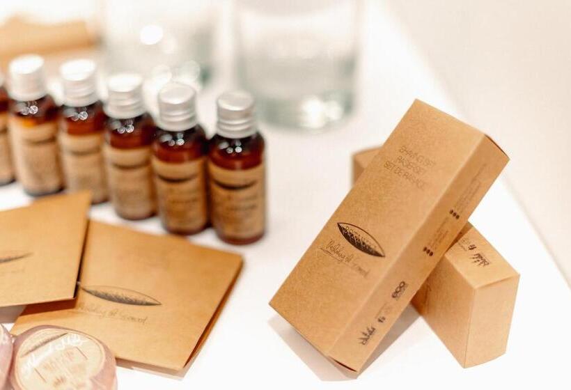 جناح مطلّ علي الجبل, Alexandrion Experience