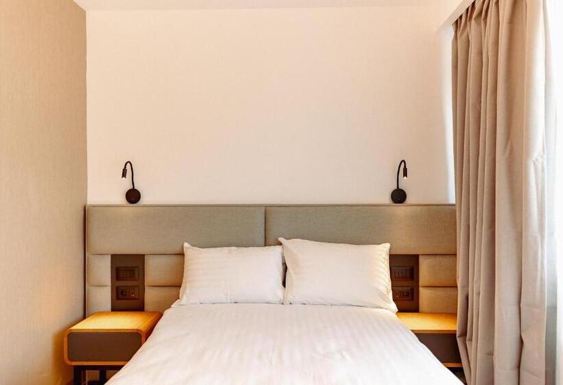 جناح جونيور, Alexandrion Experience