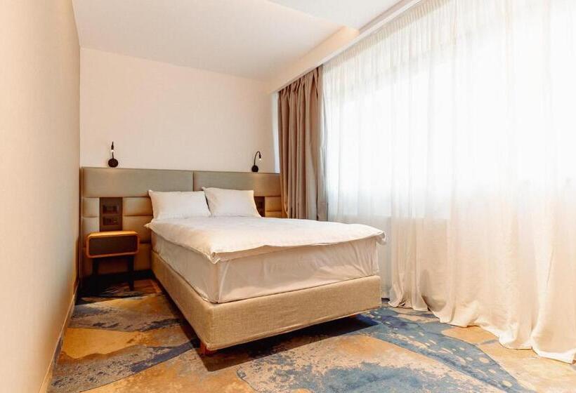 غرفة قياسية فردية, Alexandrion Experience