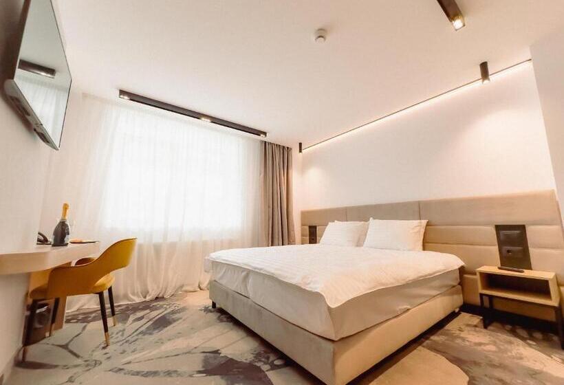 جناح إدارى, Alexandrion Experience