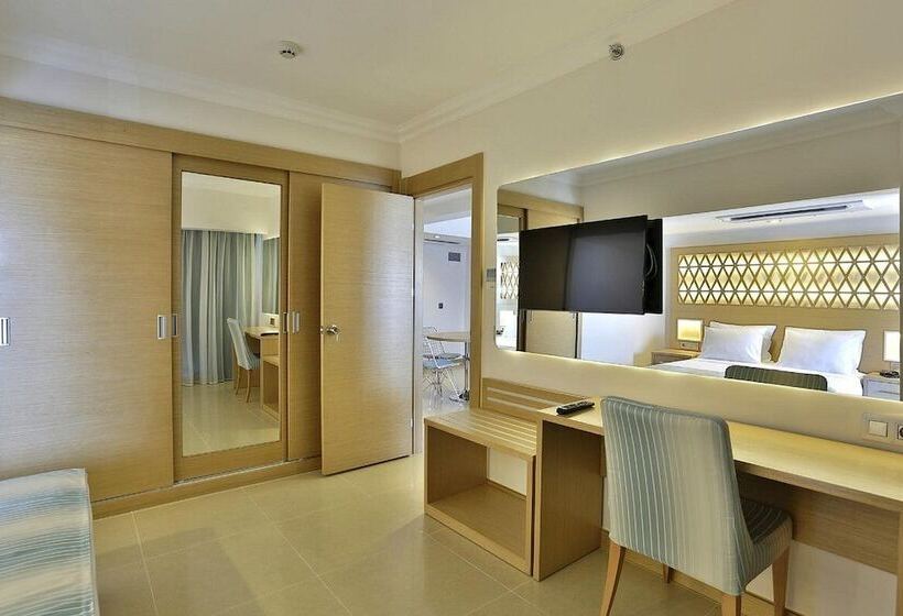 اتاق لوکس چهار تخته, Aurasia Design