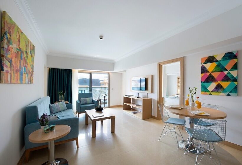 اتاق لوکس چهار تخته, Aurasia Design