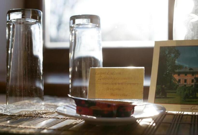 اتاق استاندارد یک نفره, Grasu Pils