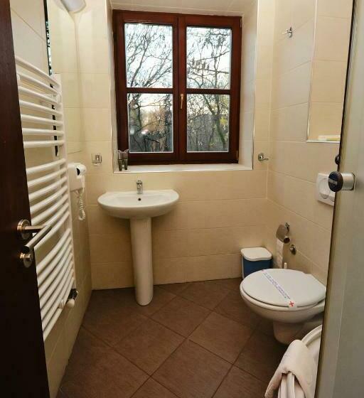 اتاق استاندارد, Kaštel