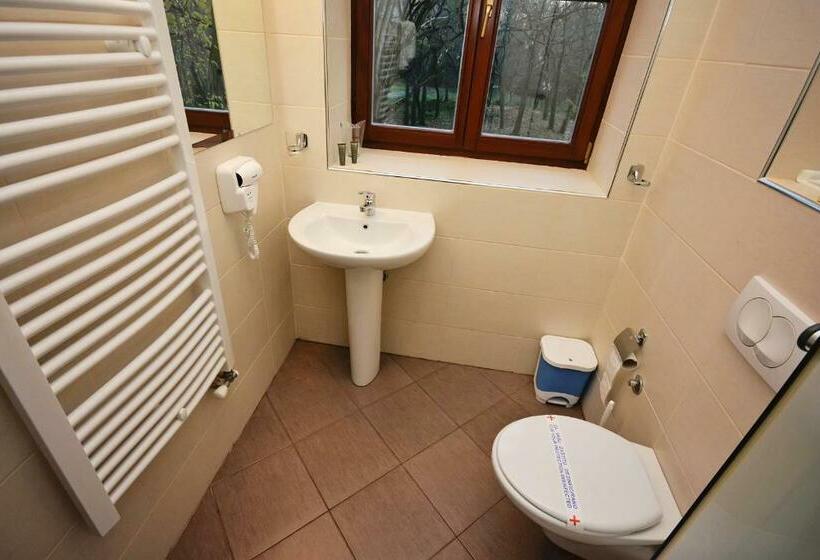 اتاق استاندارد, Kaštel