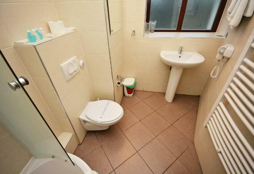 اتاق استاندارد, Kaštel