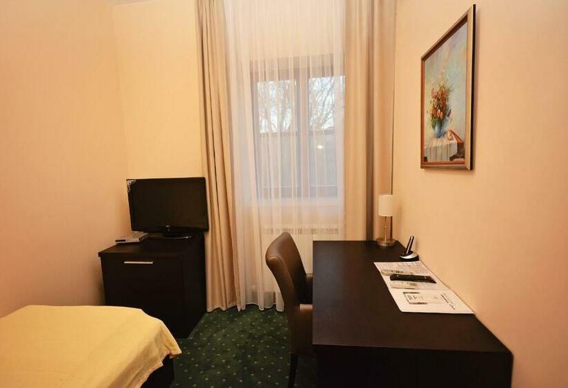 اتاق استاندارد یک نفره, Kaštel