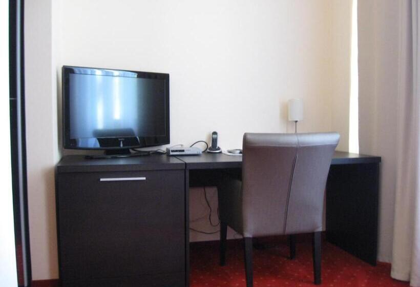 اتاق استاندارد یک نفره, Kaštel