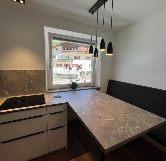 جناح جونيور مطل على الحديقة, B&b Marina Contacless Check In