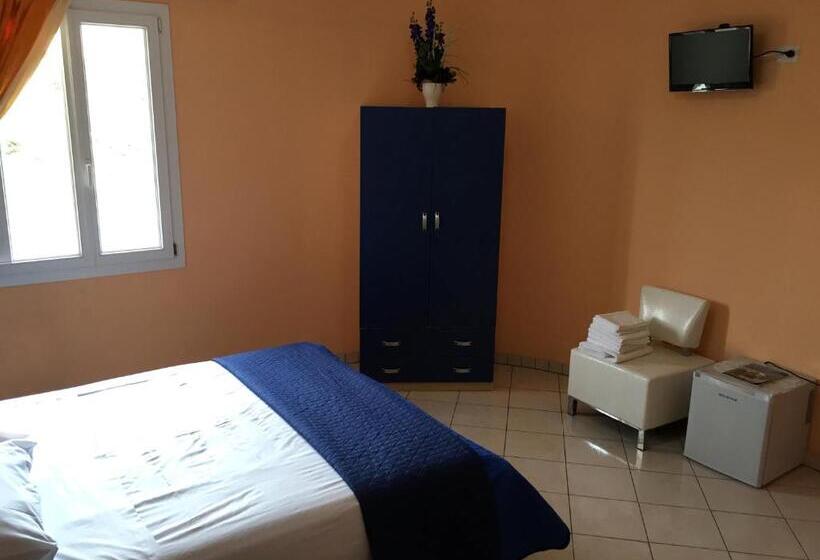 חדר סטנדרט לארבעה, B&b L Angolo